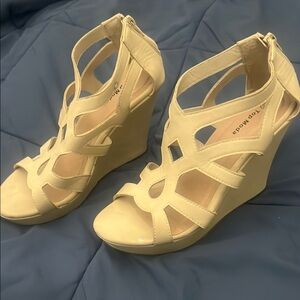 TOP Moda Cream Wedge Sandals with Strappy Design